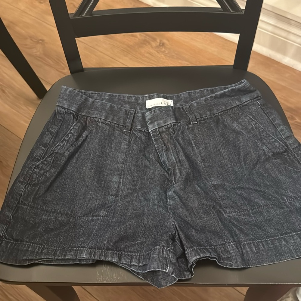 Ann Taylor Loft shorts size 6